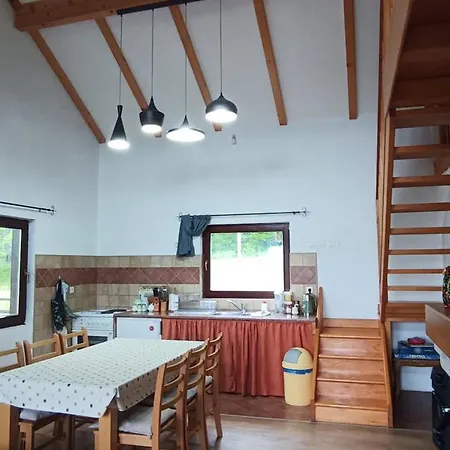 Vikendica Jezerac Ferienhaus *